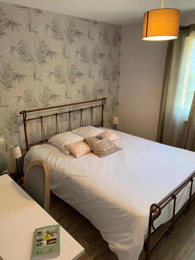 Logis-Hotel Restaurant Auberge Les Vallees Du Perche Vichères Eksteriør billede