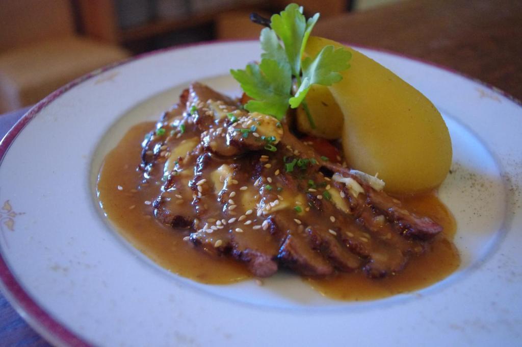 Logis-Hotel Restaurant Auberge Les Vallees Du Perche Vichères Eksteriør billede