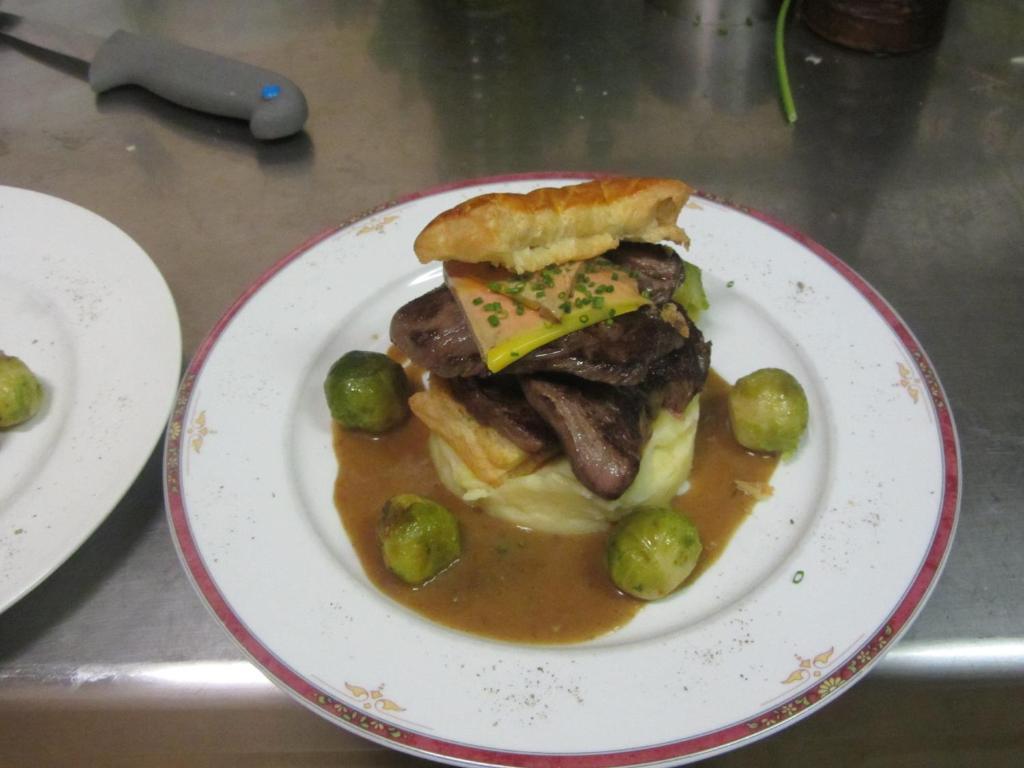 Logis-Hotel Restaurant Auberge Les Vallees Du Perche Vichères Eksteriør billede