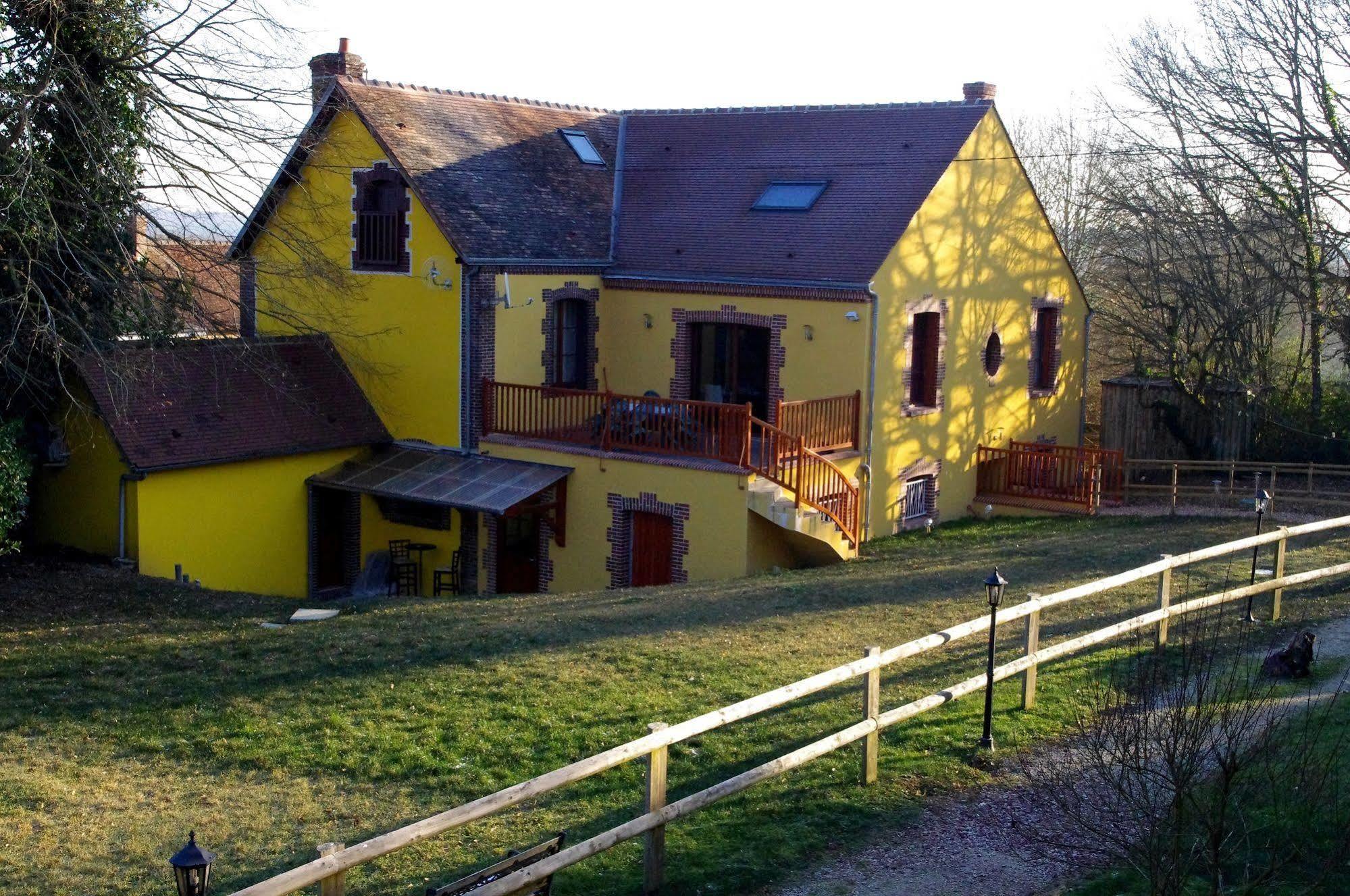 Logis-Hotel Restaurant Auberge Les Vallees Du Perche Vichères Eksteriør billede