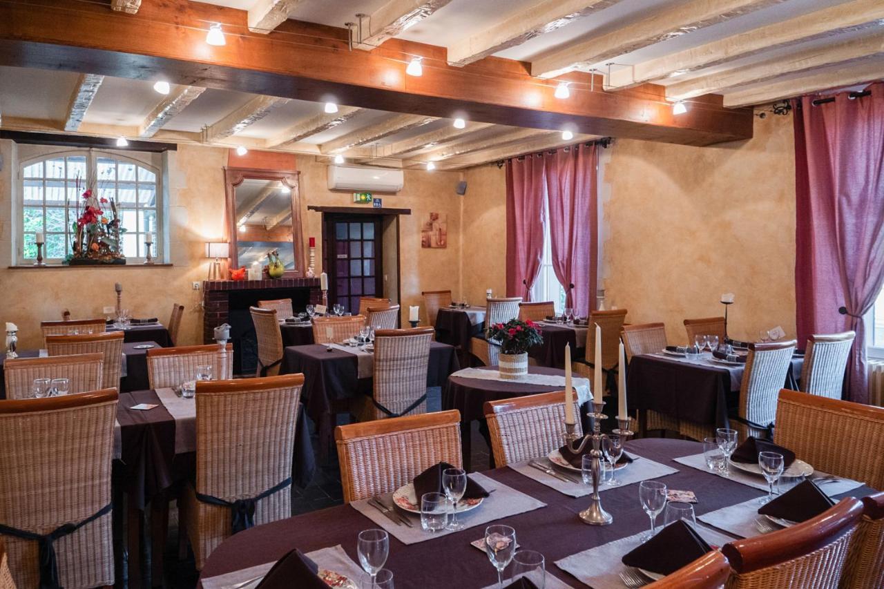 Logis-Hotel Restaurant Auberge Les Vallees Du Perche Vichères Eksteriør billede